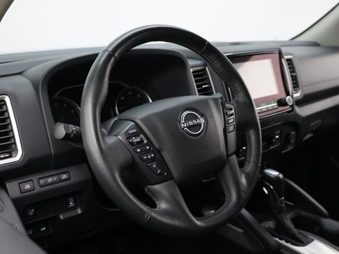 Used 2022 Nissan Frontier SV AWD/4WD image 7