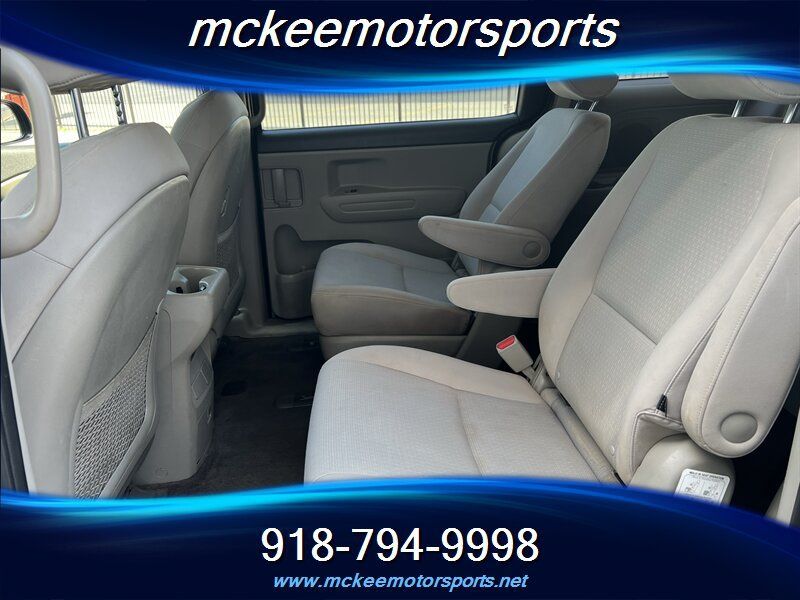 Used 2016 Kia Sedona L FWD image 10