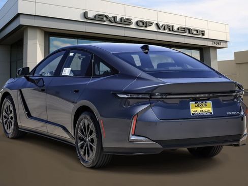New 2026 Lexus ES 350e FWD image 2