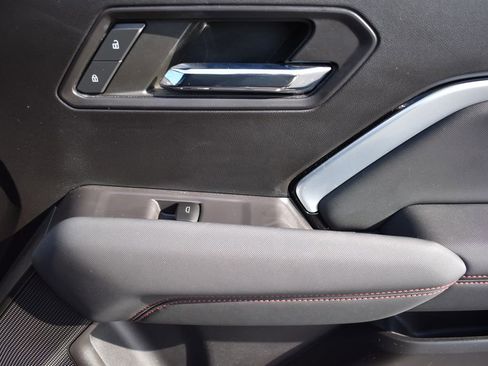 Used 2023 Chevrolet Colorado Z71 w/ Z71 Convenience Package 2 image 15