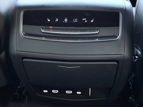 Used 2024 Cadillac Escalade Sport Platinum w/ LPO, Floor Liner Package AWD/4WD image 31
