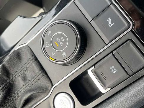 Used 2019 Volkswagen Atlas SEL image 29