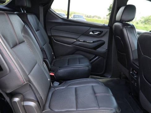 Used 2022 Chevrolet Traverse RS AWD/4WD image 16
