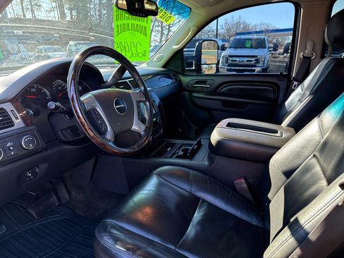 Used 2011 GMC Sierra 2500 Denali w/ Suspension Package, Off-Road image 5