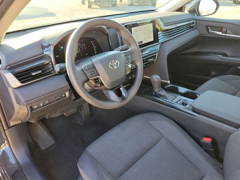 Used 2025 Toyota Camry LE image 16
