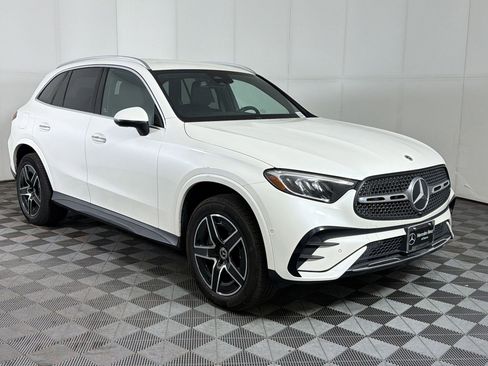 Used 2023 Mercedes-Benz GLC 300 4MATIC image 7