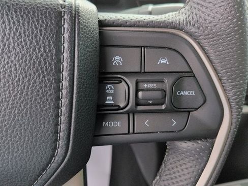 Certified 2025 Toyota Tacoma TRD Off-Road AWD/4WD image 20