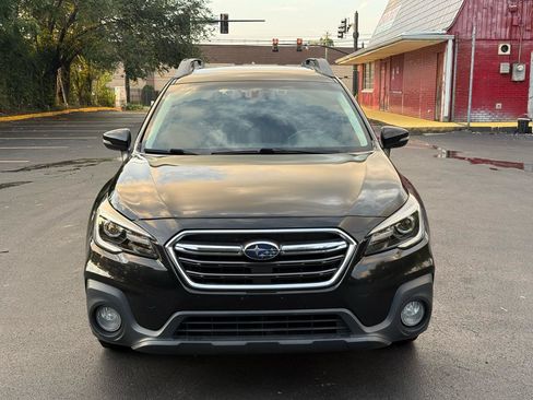 Used 2019 Subaru Outback 2.5i Limited AWD/4WD image 3