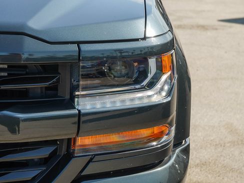 Used 2018 Chevrolet Silverado 1500 LT w/ All Star Edition AWD/4WD image 9