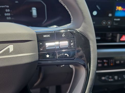 New 2027 Kia Carnival SX Prestige FWD image 33