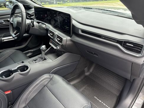 Used 2025 Ford Mustang GT Premium RWD image 26