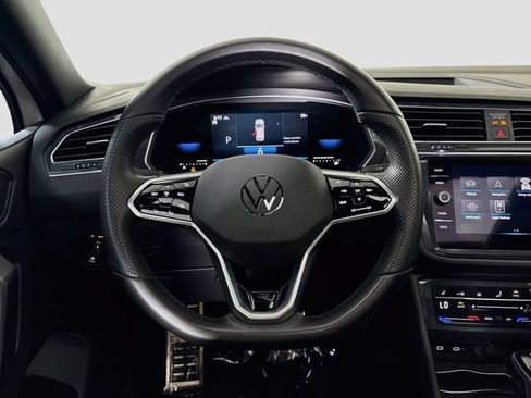 Certified 2023 Volkswagen Tiguan SE R-Line AWD/4WD image 12