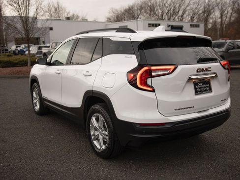 Used 2023 GMC Terrain SLE w/ Driver Convenience Package image 22