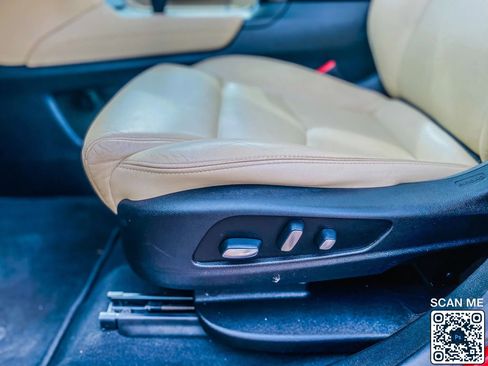 Used 2018 Cadillac XT5 Luxury w/ Driver Awareness Package FWD image 18