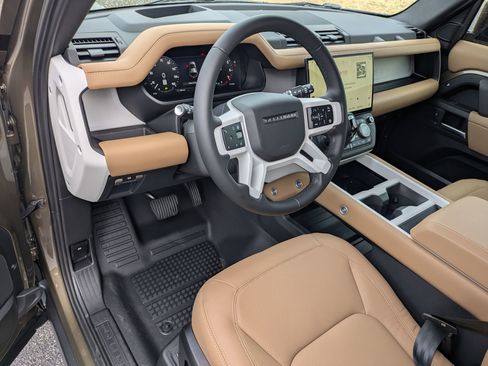 New 2026 Land Rover Defender 110 X-Dynamic SE image 9