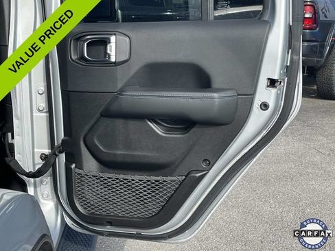 Used 2024 Jeep Wrangler High Altitude AWD/4WD image 19