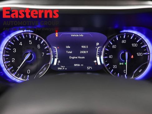 Used 2024 Chrysler Pacifica Touring-L FWD image 18