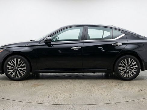 Used 2025 Nissan Altima 2.5 SV image 5