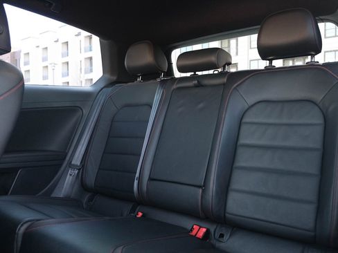 Used 2016 Volkswagen GTI SE w/ Driver Assistance Package image 19