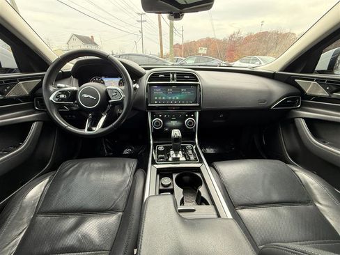 Used 2020 Jaguar XE S image 22