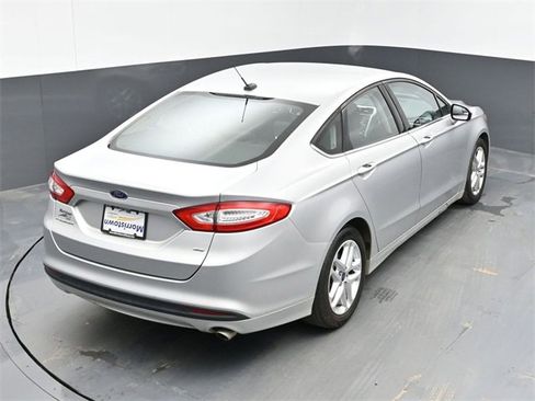 Used 2016 Ford Fusion SE image 39