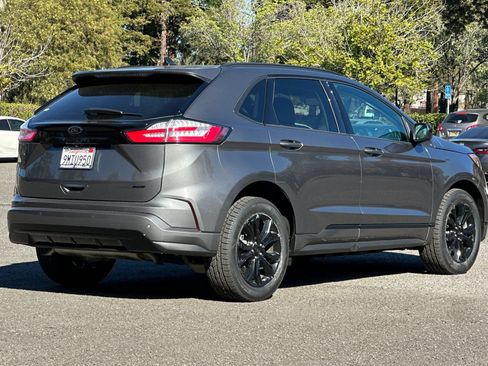 Used 2024 Ford Edge SE w/ Black Appearance Package AWD/4WD image 4