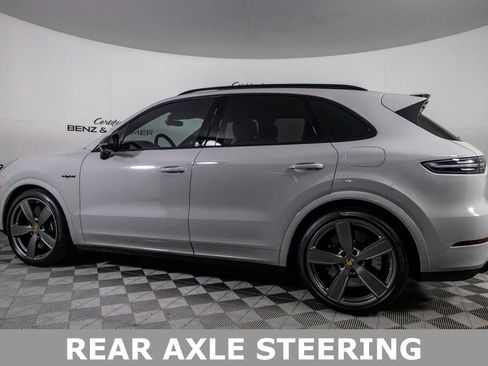 Used 2022 Porsche Cayenne Turbo S image 7