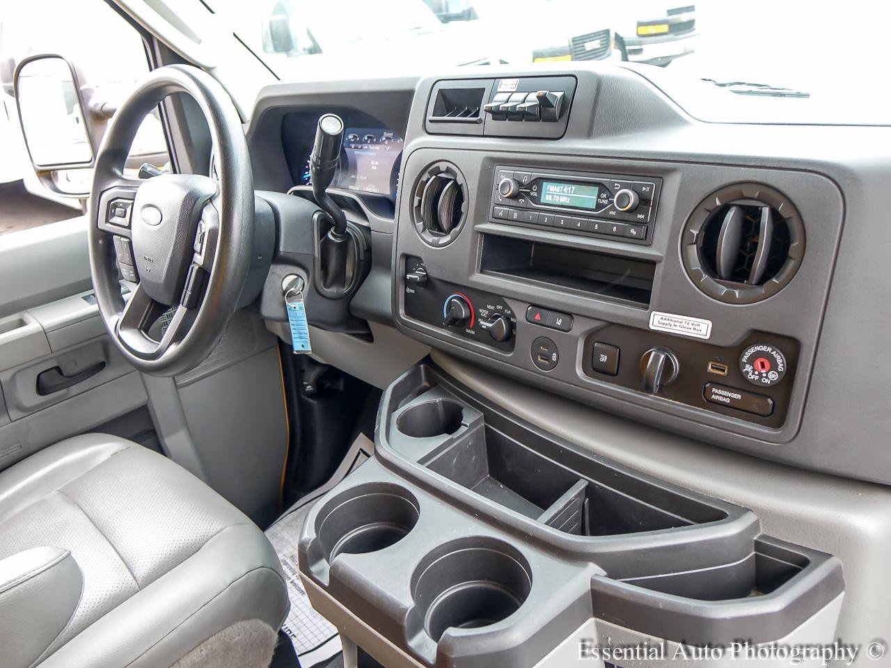 Used 2022 Ford E-350 and Econoline 350 Super Duty RWD image 18