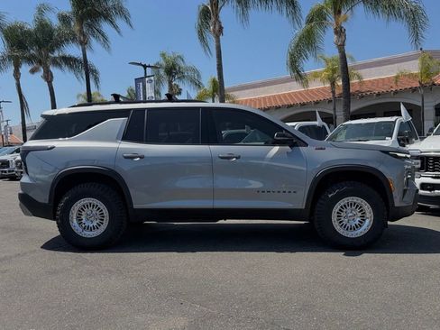 Used 2025 Chevrolet Traverse Z71 w/ Enhanced Driving Package AWD/4WD image 11