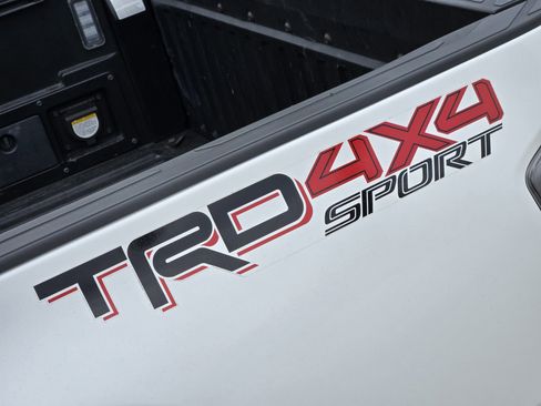 Used 2021 Toyota Tacoma TRD Sport w/ Technology Package AWD/4WD image 39