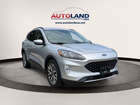 Used 2020 Ford Escape Titanium AWD/4WD image 2