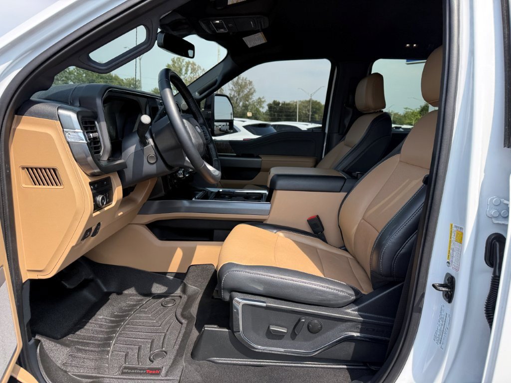 Used 2024 Ford F250 Lariat w/ Sport Appearance Package AWD/4WD image 17