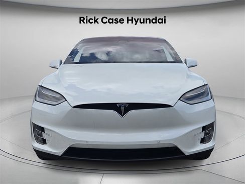 Used 2019 Tesla Model X 75D image 5