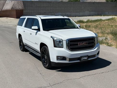 Used 2015 GMC Yukon XL SLT w/ Open Road Package AWD/4WD image 2