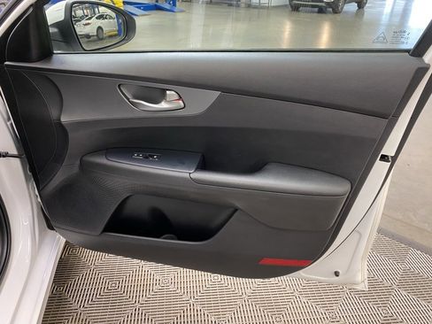 Used 2021 Kia Forte LXS image 19