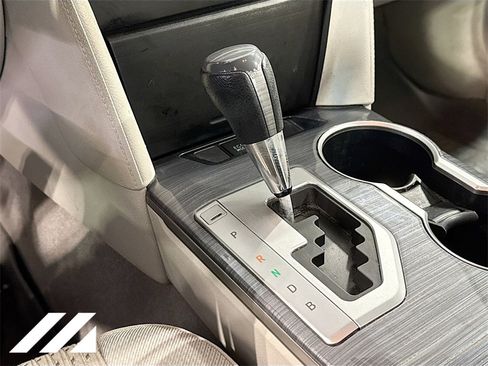 Used 2012 Toyota Camry XLE image 17