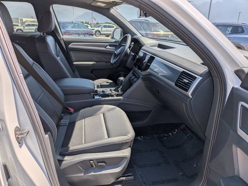 Used 2023 Volkswagen Atlas Cross Sport SEL R-Line AWD/4WD image 30