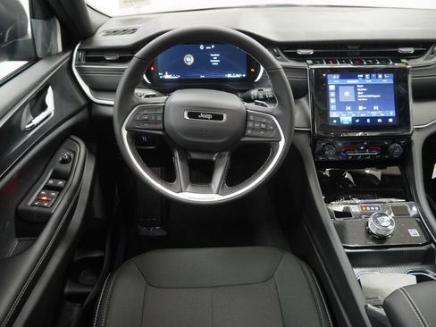 New 2026 Jeep Grand Cherokee Laredo AWD/4WD image 19