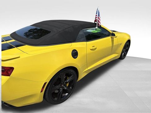 Used 2016 Chevrolet Camaro SS RWD image 8
