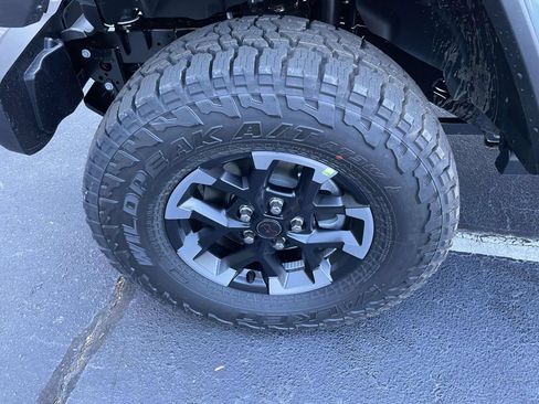 New 2026 Jeep Gladiator Rubicon AWD/4WD image 38