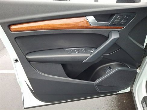 Used 2023 Audi Q5 2.0T Premium w/ Convenience Package image 12