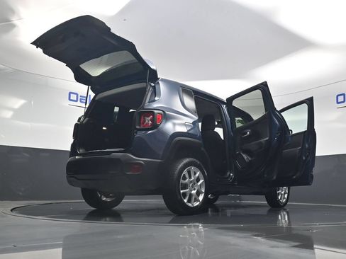 Used 2023 Jeep Renegade Latitude AWD/4WD image 58