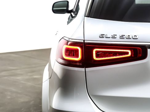 Used 2020 Mercedes-Benz GLS 580 4MATIC image 16