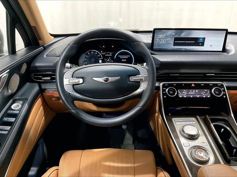 Used 2023 Genesis GV80 2.5T w/ Prestige Package AWD/4WD image 17