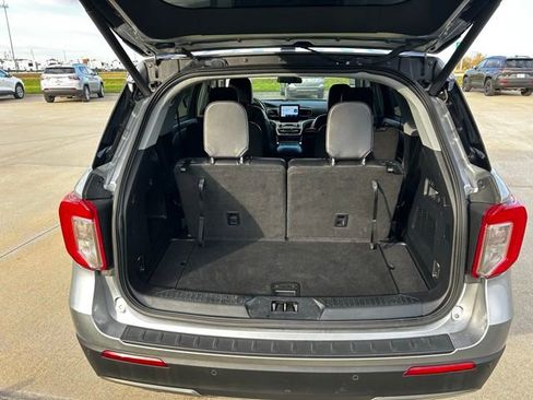 Used 2022 Ford Explorer XLT w/ Equipment Group 202A image 24