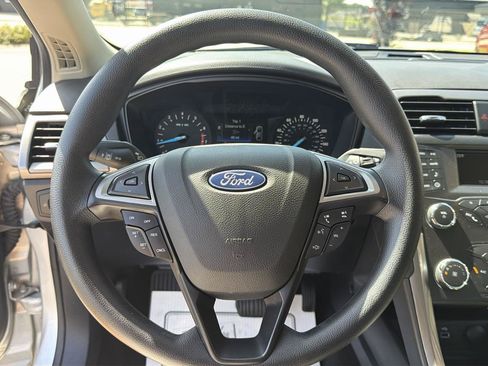 Used 2019 Ford Fusion S FWD image 10