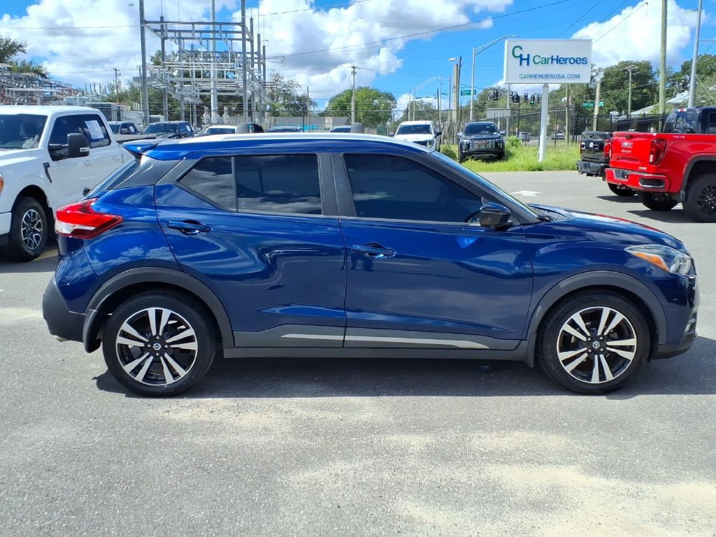 Used 2020 Nissan Kicks SR w/ SR Premium Package FWD image 8