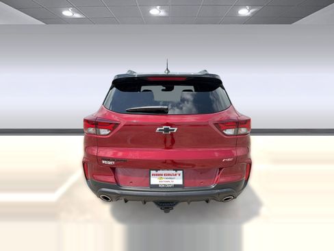 Used 2023 Chevrolet TrailBlazer RS w/ Sun and Liftgate Package FWD image 9