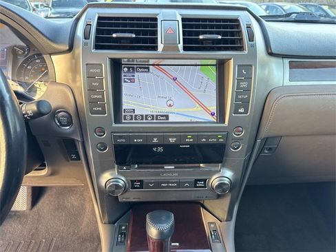 Used 2015 Lexus GX 460 image 24