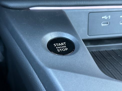 New 2026 Nissan Sentra SR w/ Floor Mat Package image 18